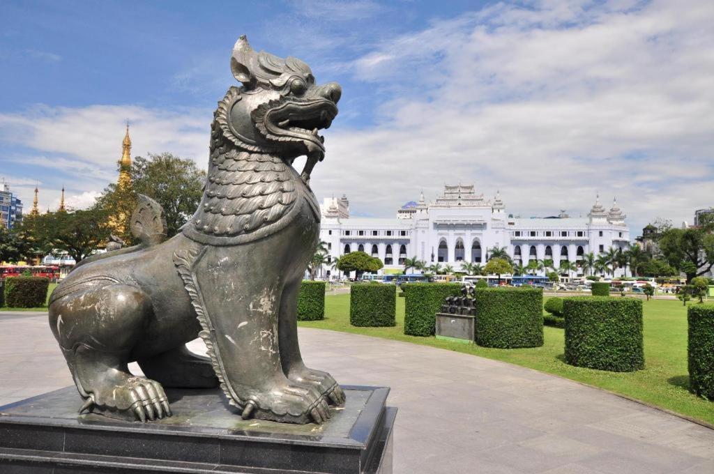 Royal Khattar Hotel Yangon Exterior foto