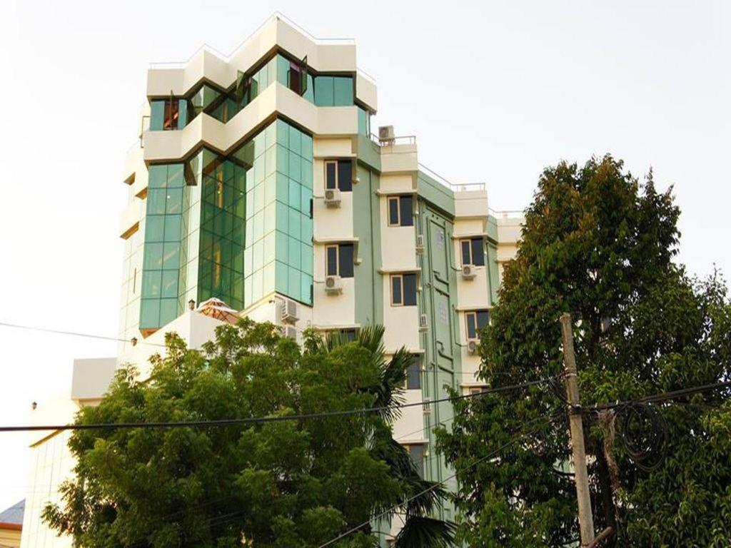 Royal Khattar Hotel Yangon Exterior foto